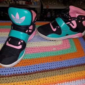 size 9 woman Adidas shoes